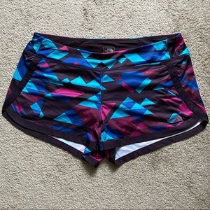 North Face Scalloped lined FlashDry geometric shorts
